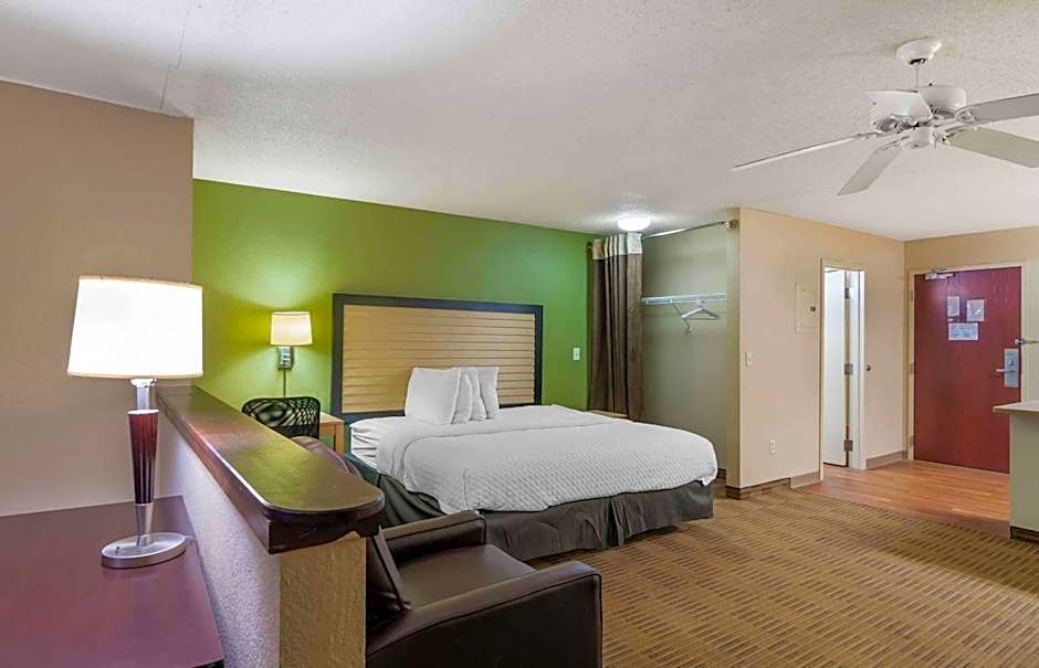 Extended Stay America Suites - Kansas City - Overland Park - Quivira Rd.