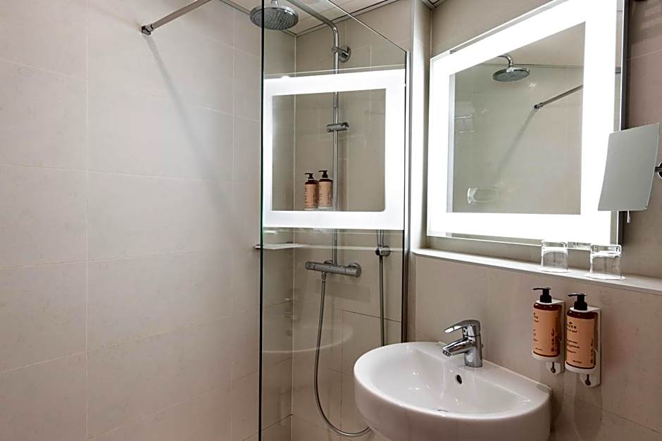 Mercure Paris Montparnasse Raspail