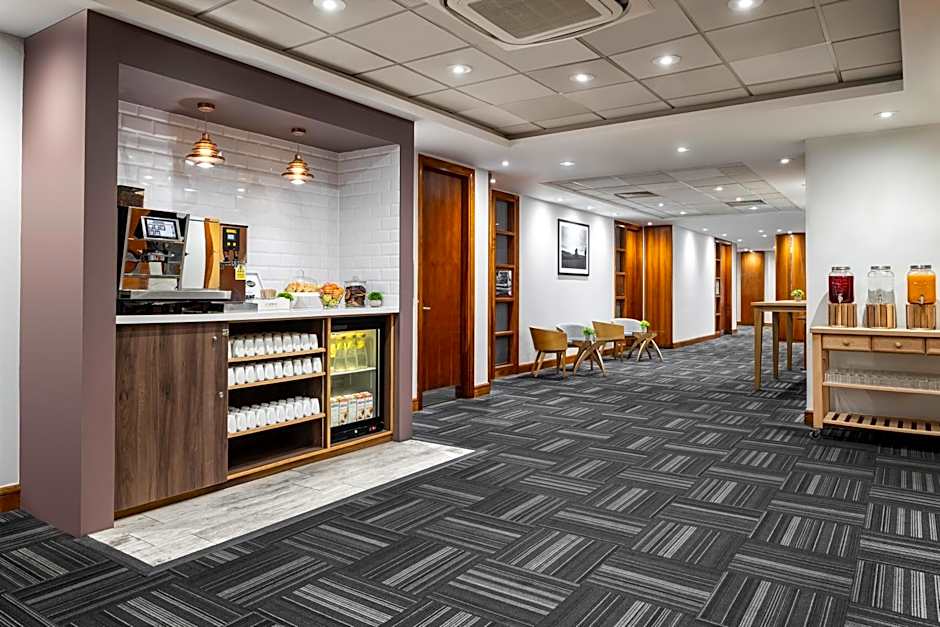 Holiday Inn High Wycombe M40 Jct.4 By IHG