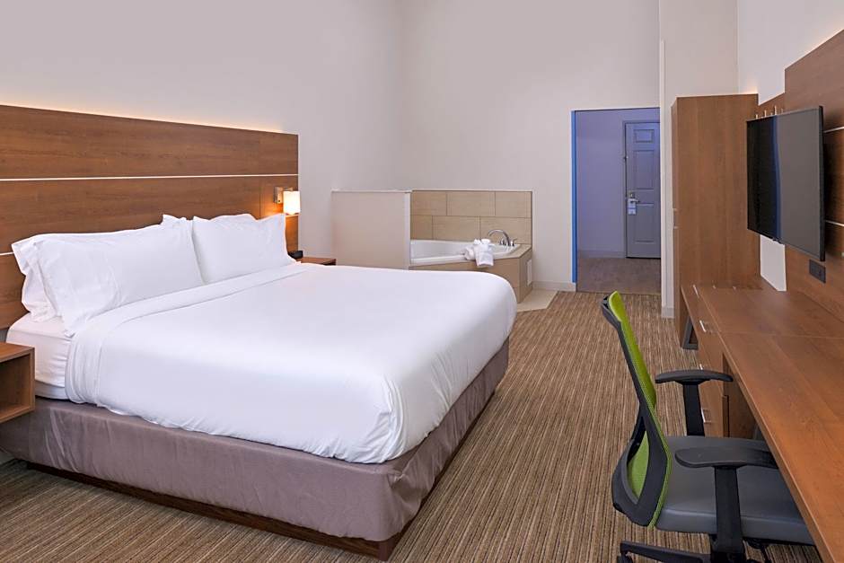 Holiday Inn Express & Suites Omaha - 120th and Maple By IHG