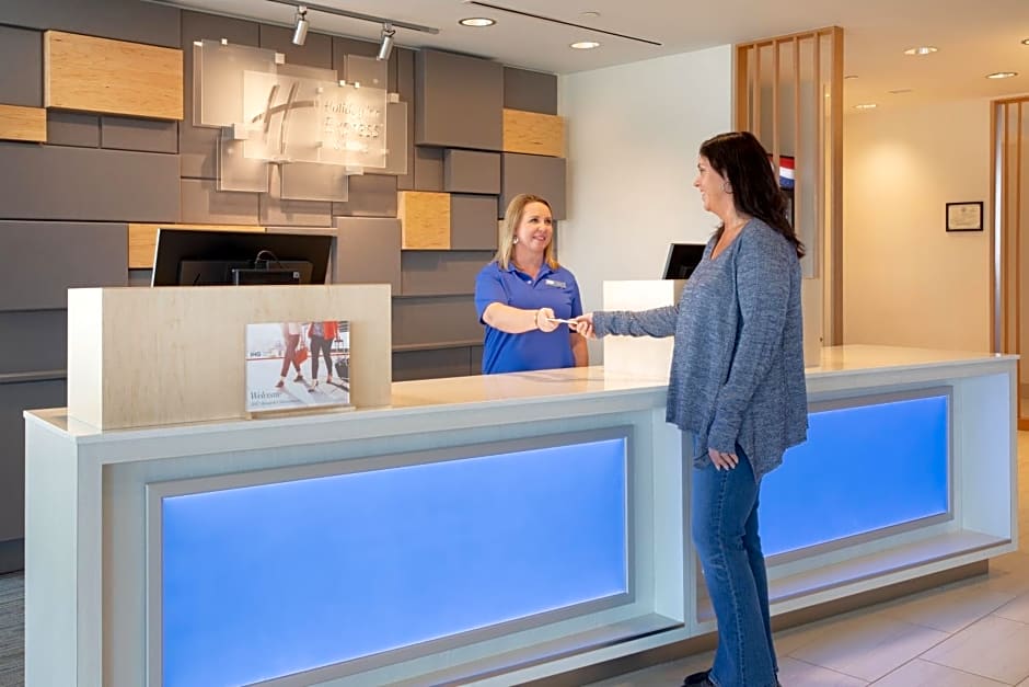 Holiday Inn Express And Suites Ely By IHG