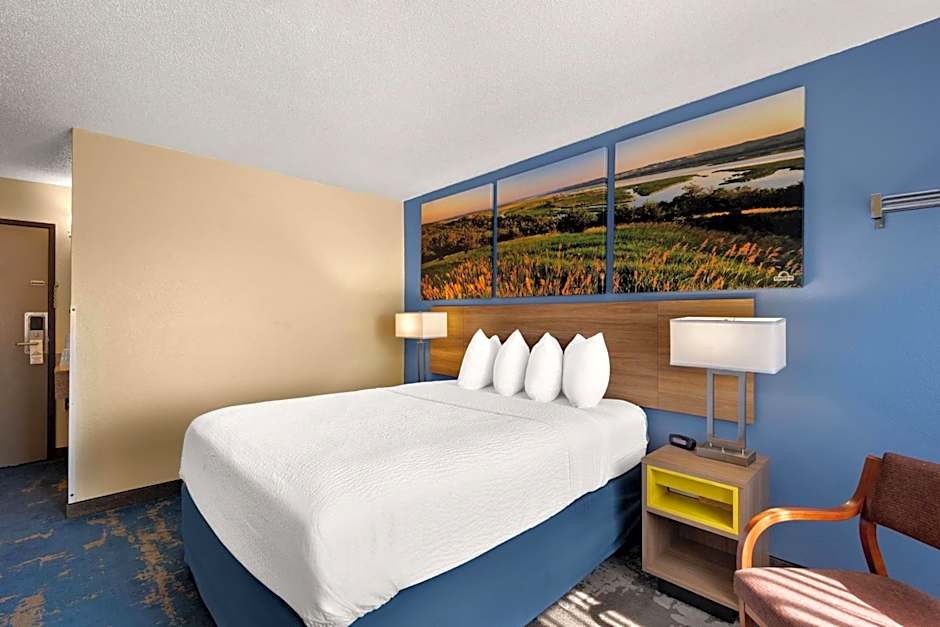 Days Inn by Wyndham Newton
