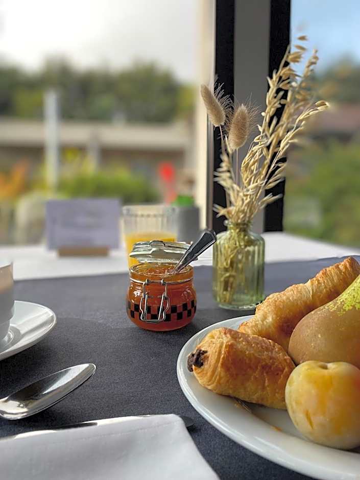 The Originals City, Le Logis d'Elbée, Cholet Nord (Inter-Hotel)