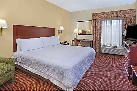 King Room with Sofa Bed and Study - Non-Smoking