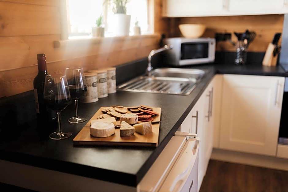 Woodlakes Park By Liv Retreats