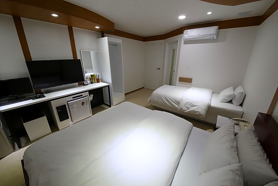 Abata Business Hotel