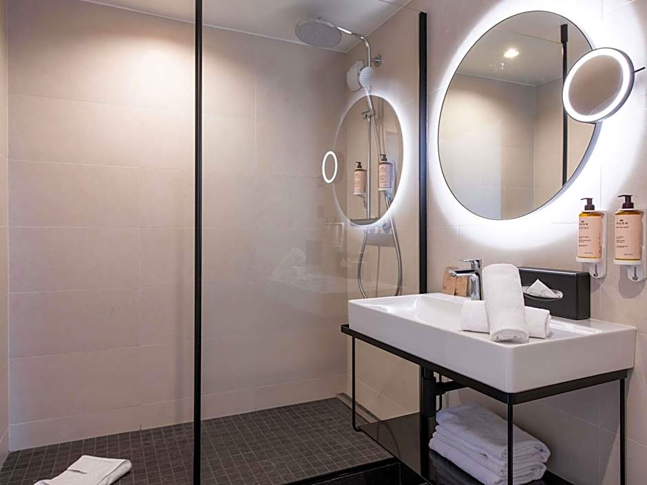 Mercure Paris Bercy Bibliotheque