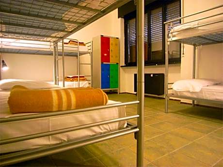 Bed in 10-Bed Mixed Dormitory Room