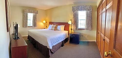 Berkshire Yankee Suites - An Extended Stay Hotel