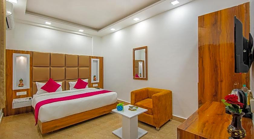 Hotel Rahul Palace