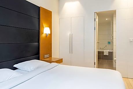 Apartment 1 Bedroom Single