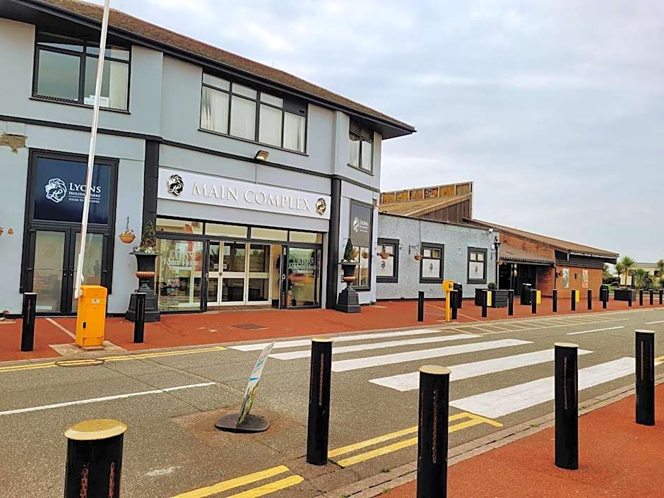 Lyons Robin Hood Holiday Park, The Shamrock Way