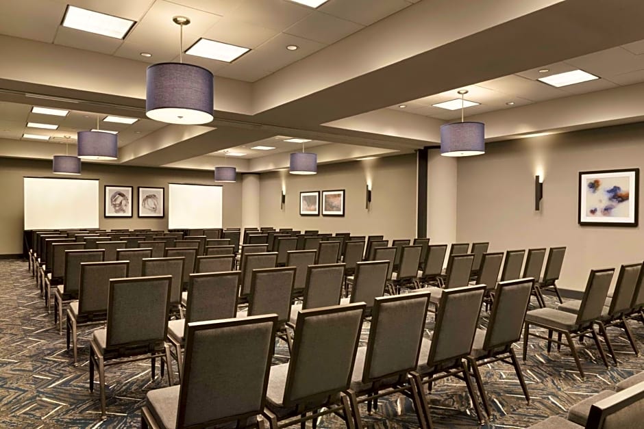 Embassy Suites by Hilton Indianapolis Downtown