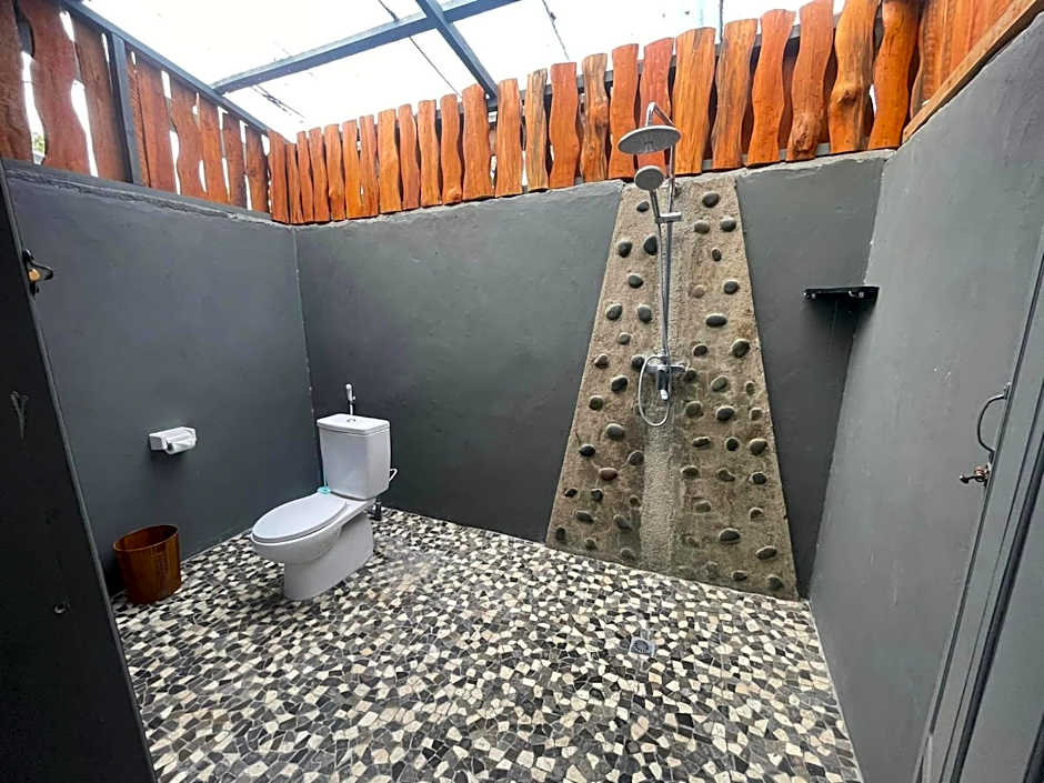 SuperSuck Hotel