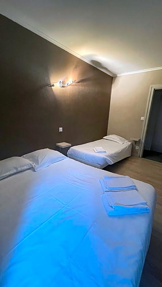 L'Excess Hotel