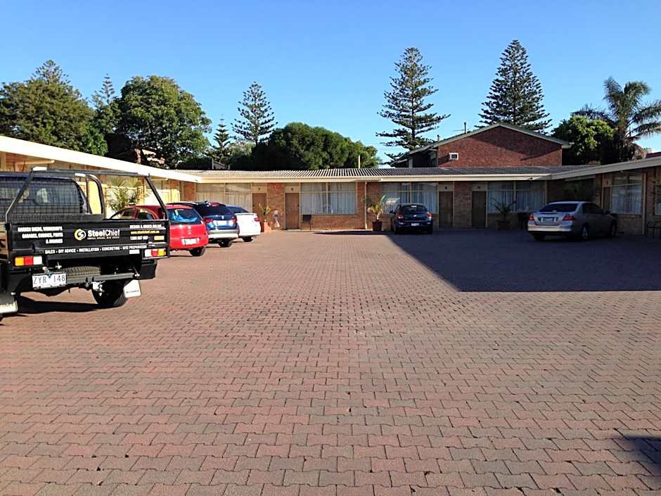 Glenelg Motel