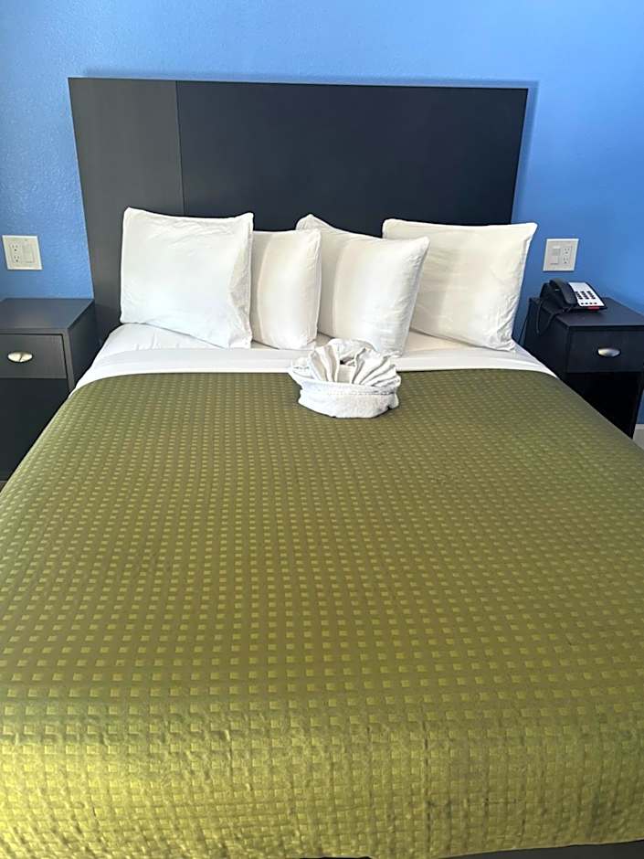 The Monterey Fireplace Inn