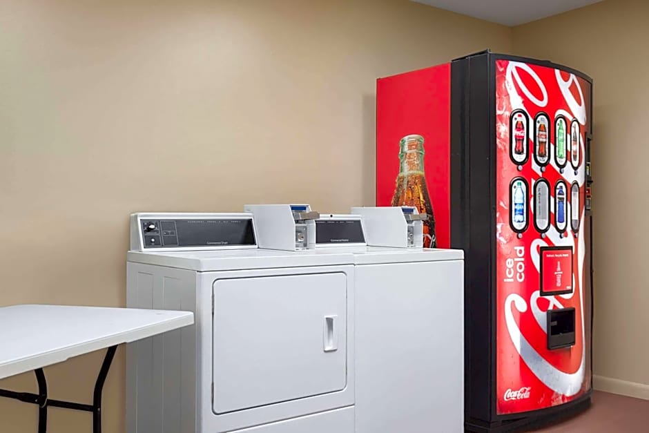 Super 8 by Wyndham Foley