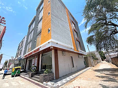 Hotel Hanuman Palace