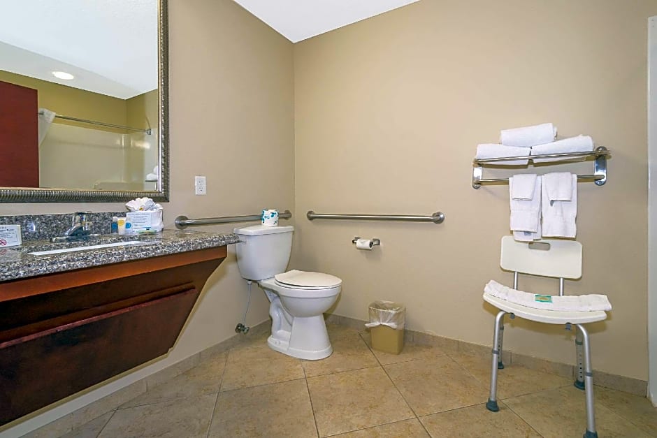 Photo 1 of 7 of 1 King Bed, Suite, Nonsmoking, Accessible