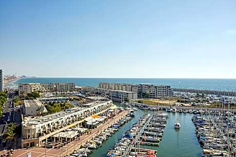 Executive Suite, Marina view, 1 King, Balcony