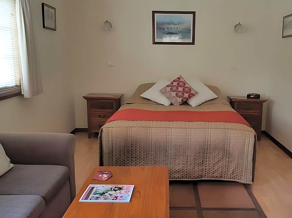 Photo 1 of 5 of Studio 1 Queen Bed