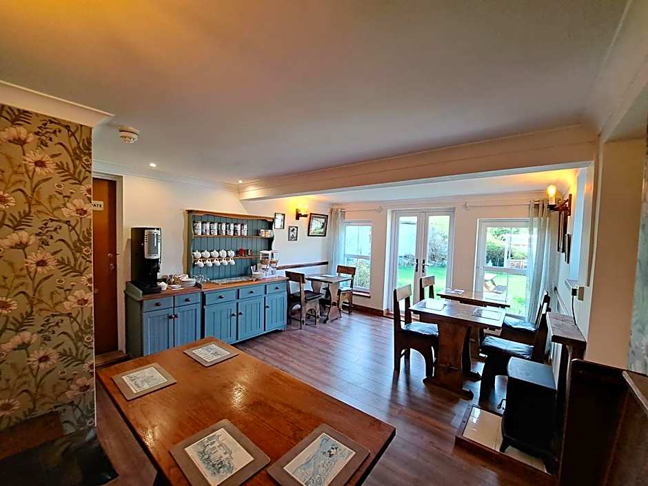 Llew Coch B&B formerly The Red Lion inn