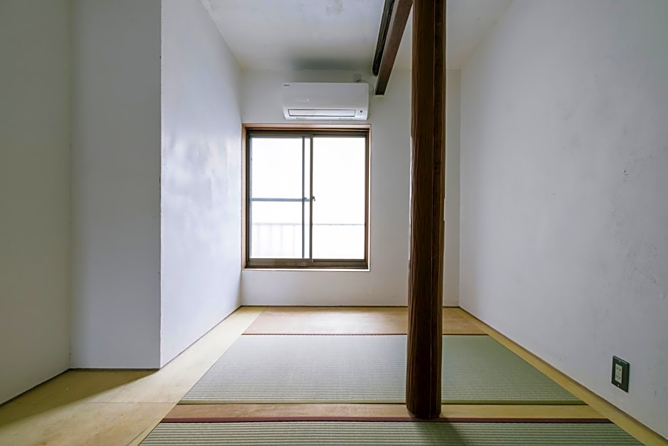 Atelier & Hostel Nagaisa-Ura