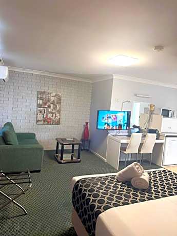 Deluxe Queen Room