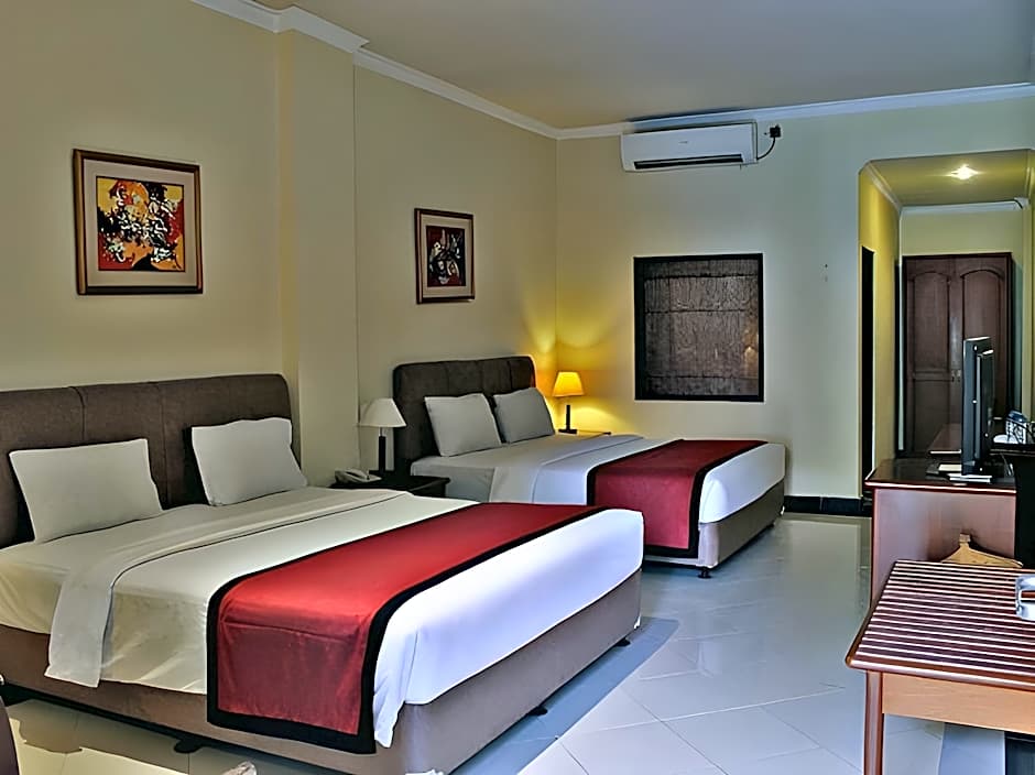 Super OYO Townhouse Oak Maxi Hotel Legian