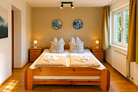 Classic Double Room with Shower
