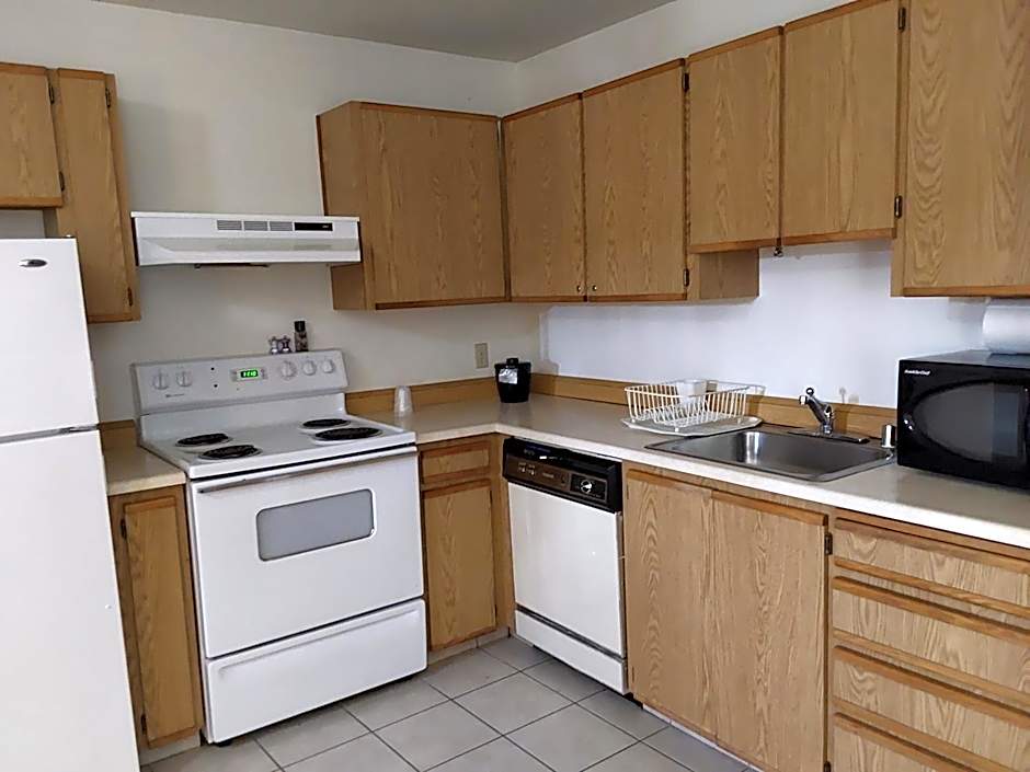 Lavissh Inn and Suites