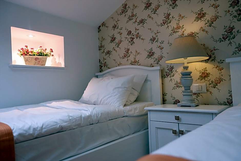 Hotel Les Jardins Carol