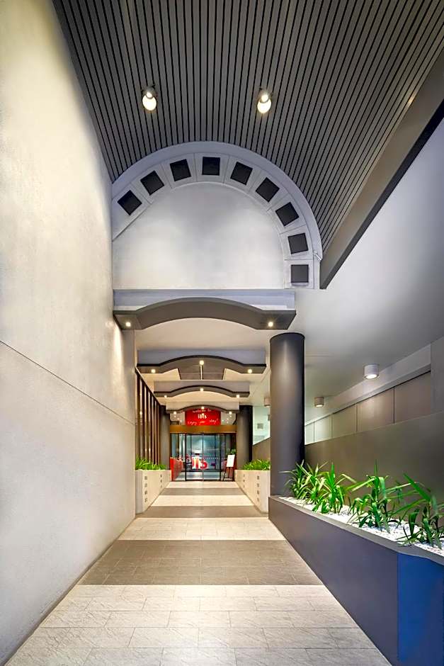 ibis Melbourne Hotel and Apartments