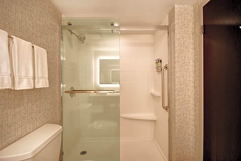 Holiday Inn Express & Suites Allentown-Dorney Park Area By IHG