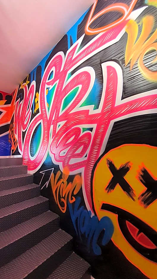 We Street Hostel - Albergue