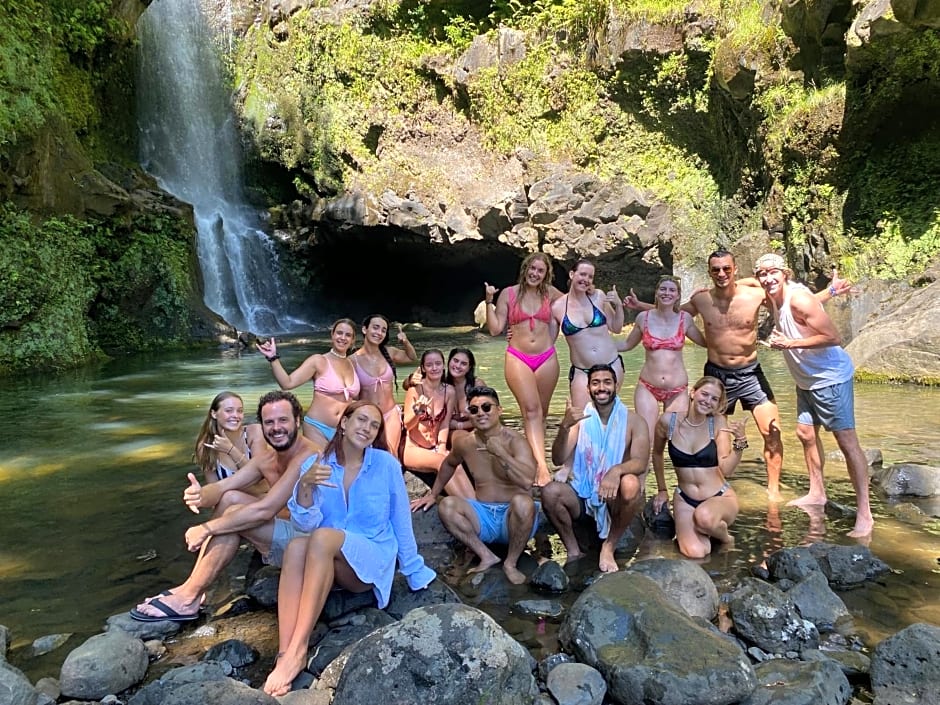 Howzit Hostels Maui