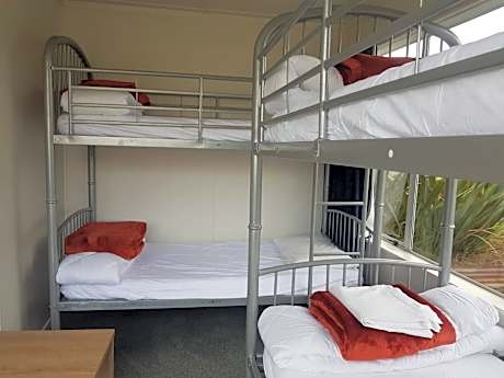 Bungalow with Kitchen