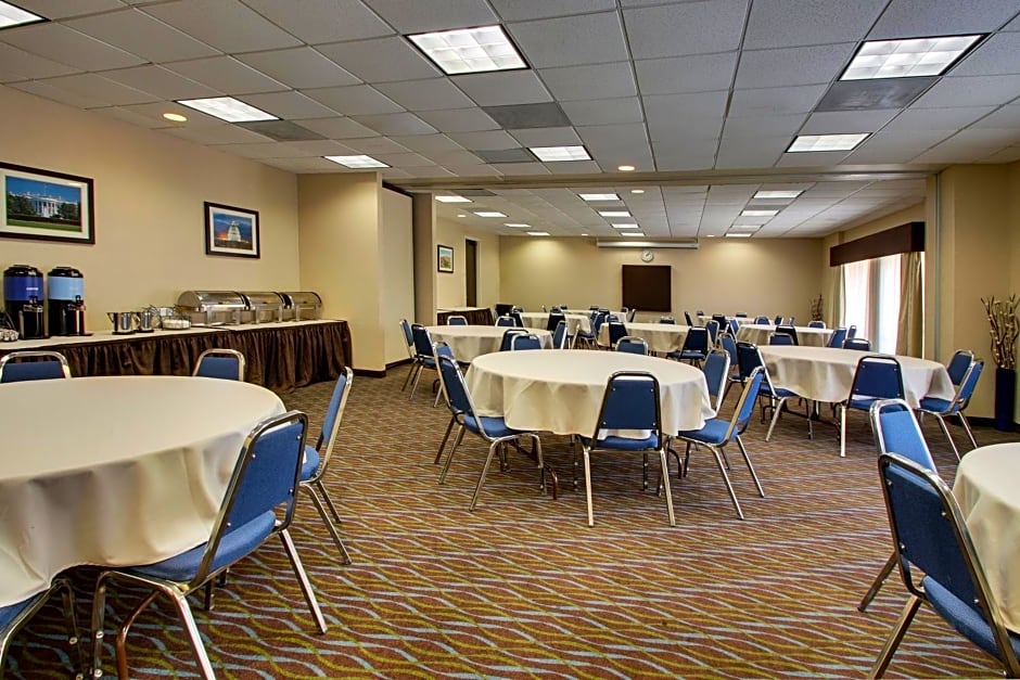 Holiday Inn Express Baltimore BWI Airport West by IHG