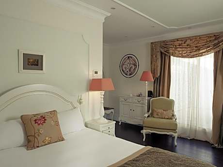 Classic Â Double Room with City View