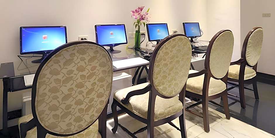 Ever Delightful Business Hotel