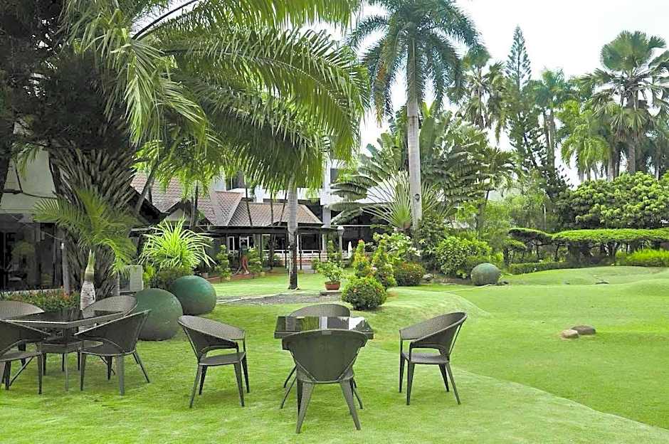 The Ritz Hotel at Garden Oases (Multiple-Use Hotel)