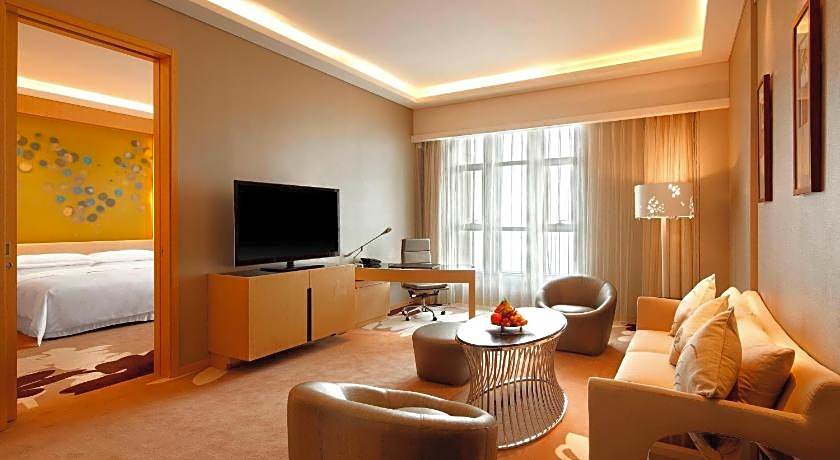Four Points by Sheraton Luohe