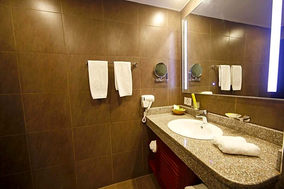 Best Western Premier Garden Hotel Entebbe