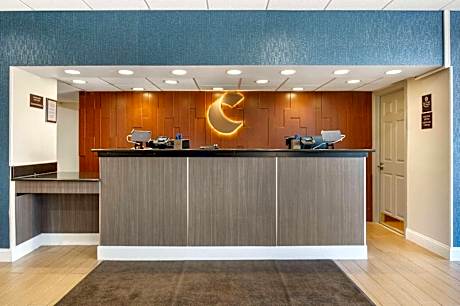 Comfort Inn & Suites Danbury-Bethel