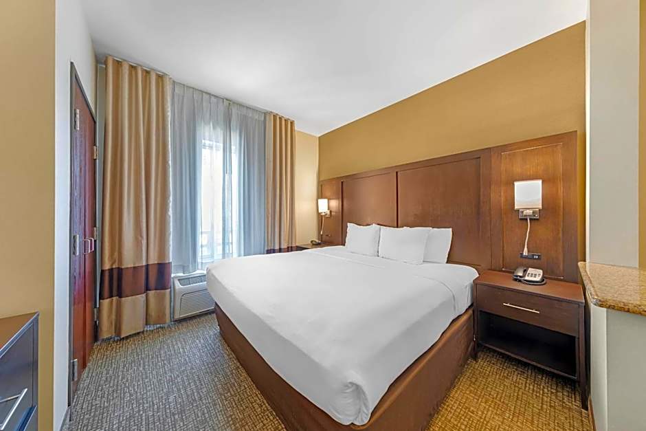 Comfort Suites Ontario Convention Center