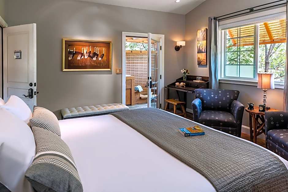 Photo 1 of 5 of Premium 1 King Bed