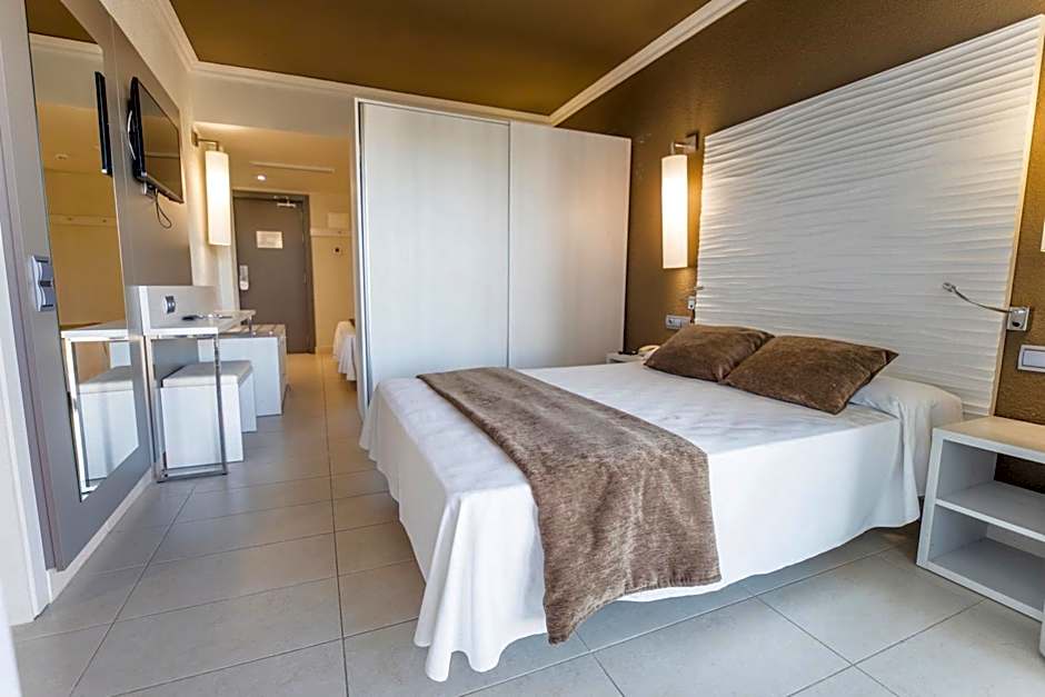 Photo 1 of 9 of Quintuple Room (2 adults + 3 children)