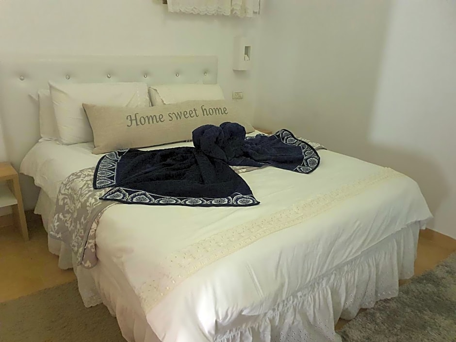 Zimmer Belev HaKikar- Dead sea