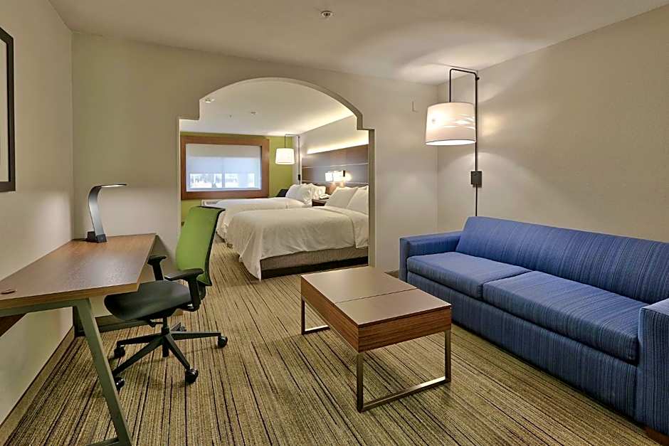 Holiday Inn Express & Suites Portales By IHG
